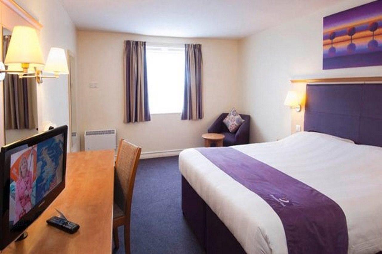 Premier Inn Warrington Centre Exterior foto